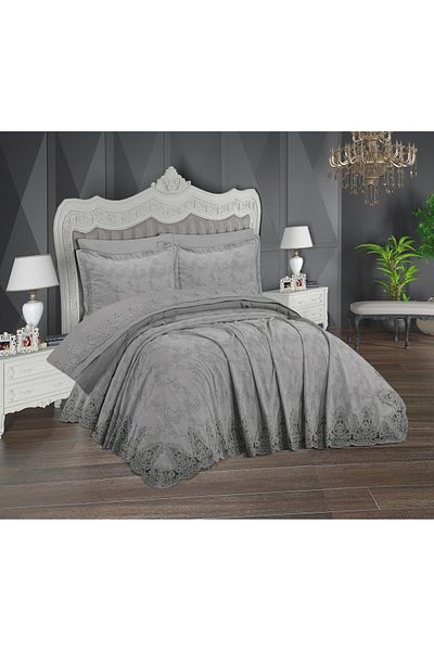 decoletto طقم بيكيه مطرز من قماش شانيل بحر إيجه