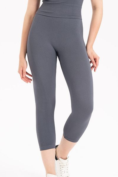 Formeasy Women's Seamless Ribbed Capri Short Tights 9006