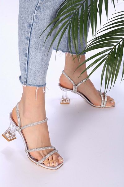 Shoeberry Dámské pantofle a boty na podpatku Teyna Silver Satin Ribbed Stone