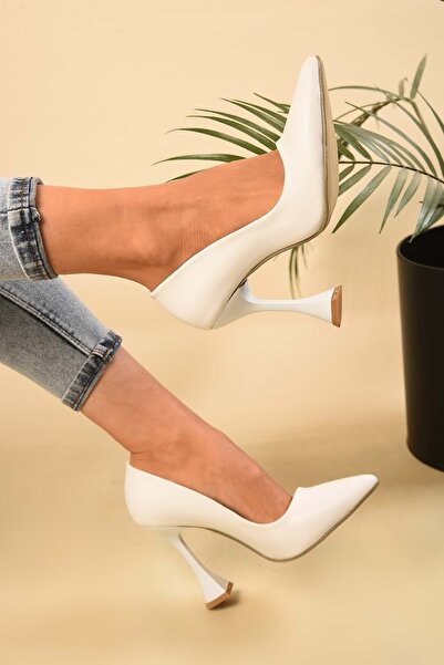 Shoeberry Dámské klasické boty na podpatku Nupia White Skin