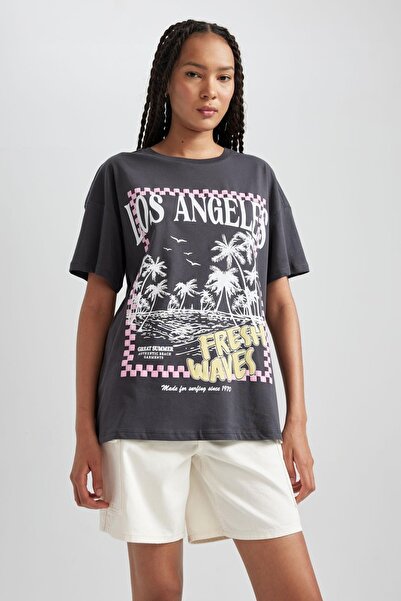 DeFacto Oversize Geniş Kalıp Bisiklet Yaka Baskılı Kısa Kollu %100 Pamuk Tişört B1017ax23hs