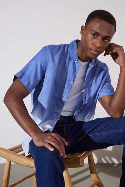 BROOKS BROTHERS Blau-weißes Herrenhemd mit bequemer Passform, entspannter Passform, Apash-Revers, kurzen Ärmeln und Batikmuster