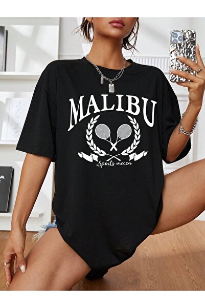 MANCY Оверсайз тениска с принт на Малибу Тениска с обло деколте - Памучна тен...