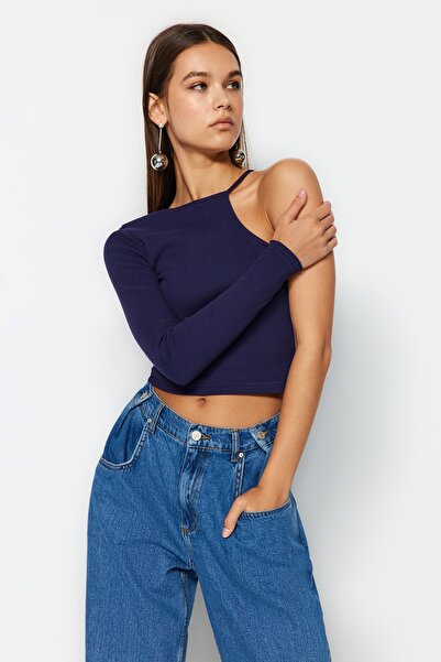 Trendyol Collection Námořnická modř Žebrovaný vypasovaný výstřih s jedním rukávem Pružná pletená halenka TWOSS22BZ0214