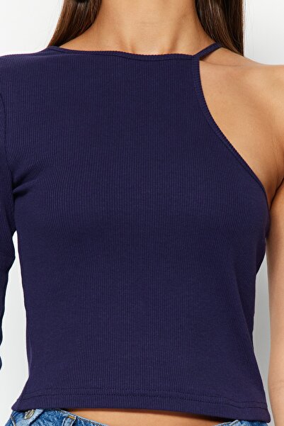 Trendyol Collection Námořnická modř Žebrovaný vypasovaný výstřih s jedním rukávem Pružná pletená halenka TWOSS22BZ0214