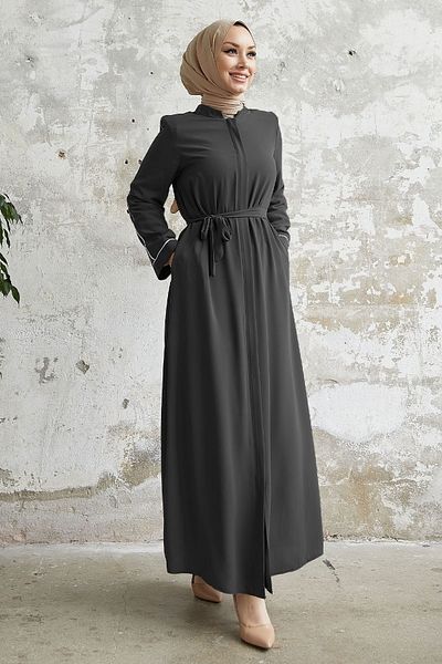 InStyle عباية سالفيا منقوشة بأكمام كاجوال - أنثراسايت