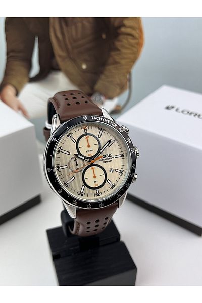 Lorus SPORTS WRISTWATCH WITH LEATHER STRAP 10 ATM WATERPROOF