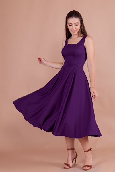 NO48 فستان متوسط الطول بياقة مربعة وأشرطة سميكة