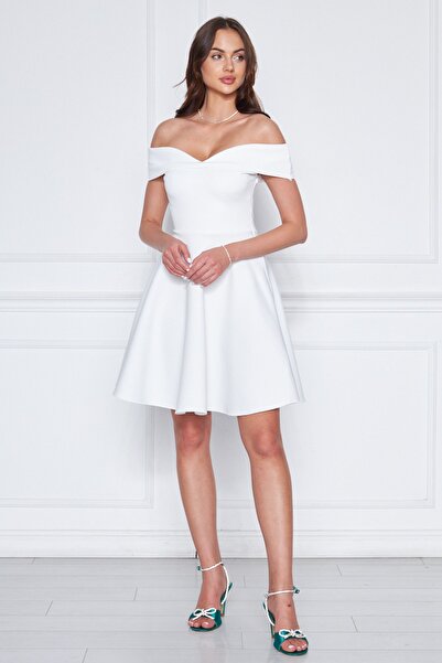NO48 Beyaz Kalp Yaka Düşük Omuz Esnek Scuba Kumaş Mini Kloş Elbise