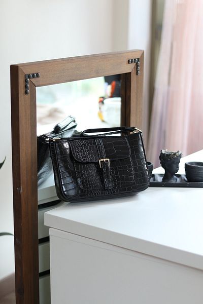Moom Bag Geantă de umăr bagheta cu model crocodil negru de damă