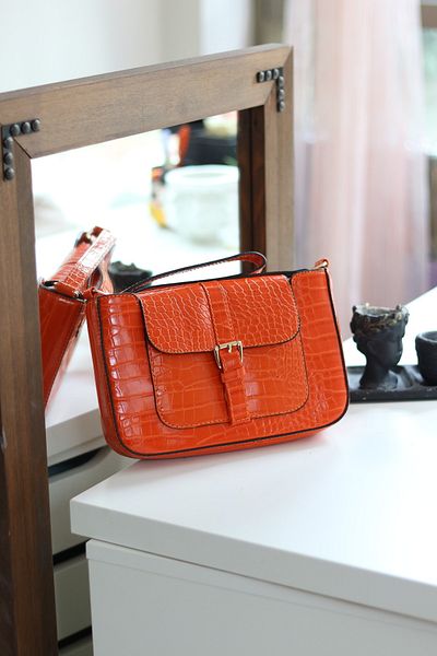 Moom Bag Geantă de umăr bagheta cu model portocaliu de crocodil