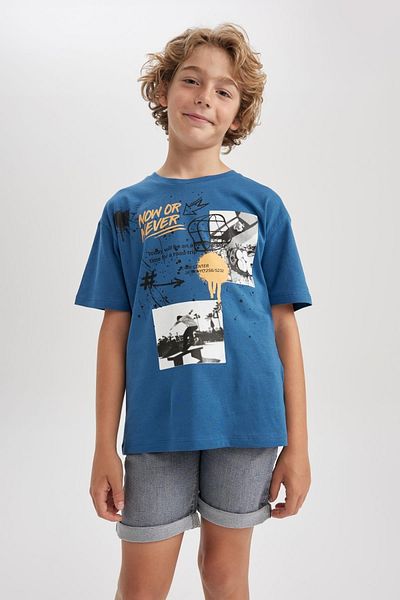 DeFacto Chlapecké oversize fit tričko s krátkým rukávem s výstřihem a výstřihem A6402a823sm