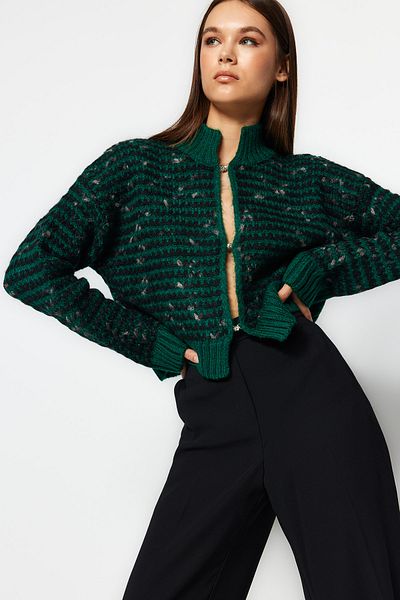 Trendyol Collection Grüner Strickcardigan mit Farbverlauf und weicher Textur TWOAW24HI00052