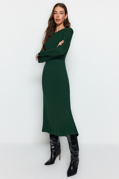 Trendyol Collection Πλεκτό φόρεμα με λαιμόκοψη σμαραγδί πράσινο μίντι - TWOAW21EL0422