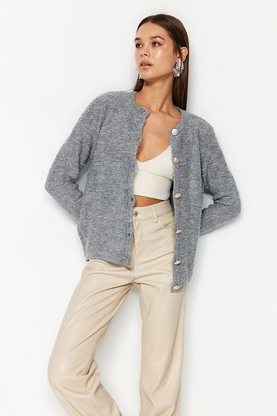 Trendyol Collection Grauer Strick-Cardigan – weich strukturierter Jacken-Look mit Accessoires TWOAW24HI00039
