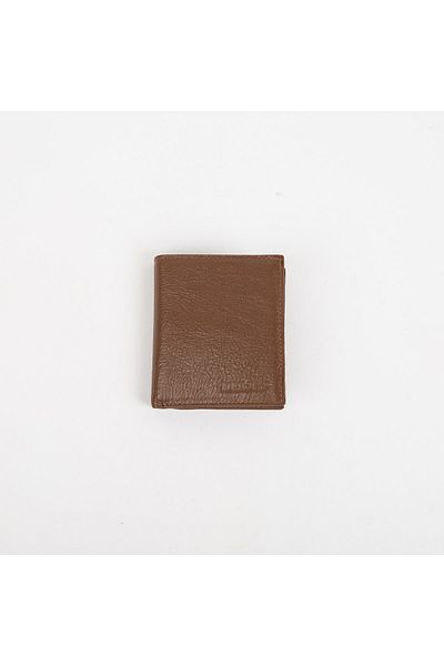 DERRYS Wallet - Fashionable and Functional Design