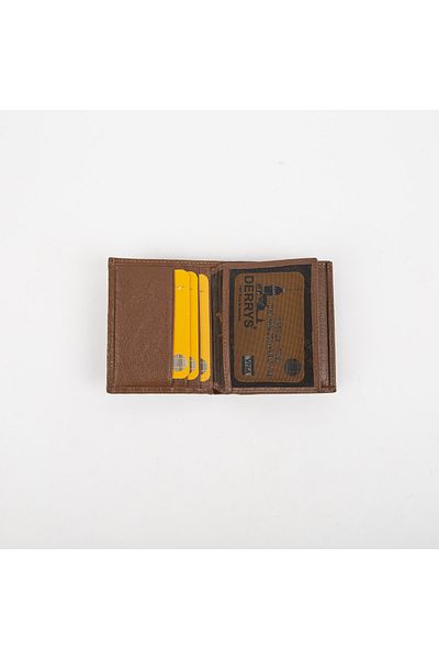 DERRYS Wallet - Fashionable and Functional Design