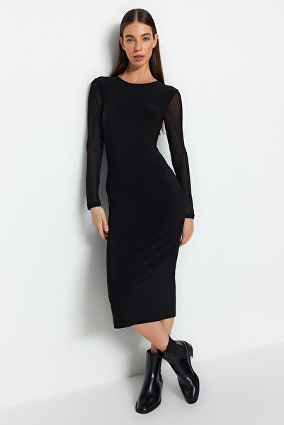 Trendyol Collection Fekete hátú és ujjú tüll részletesen illeszkedő, rugalmas kötött ruha TWOAW24EL00140