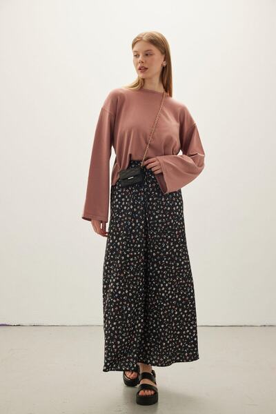 Manuka Wzorzysta satynowa spódnica w chrupiący kwiatek