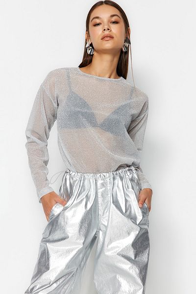 Trendyol Collection Šedá lurexová pletená halenka s výstřihem Regular/Normal Fit Transparentní tyl TWOAW24BZ00019