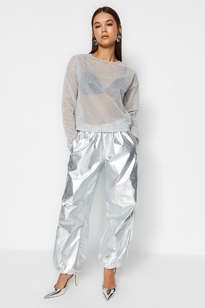 Trendyol Collection Šedá lurexová pletená halenka s výstřihem Regular/Normal Fit Transparentní tyl TWOAW24BZ00019