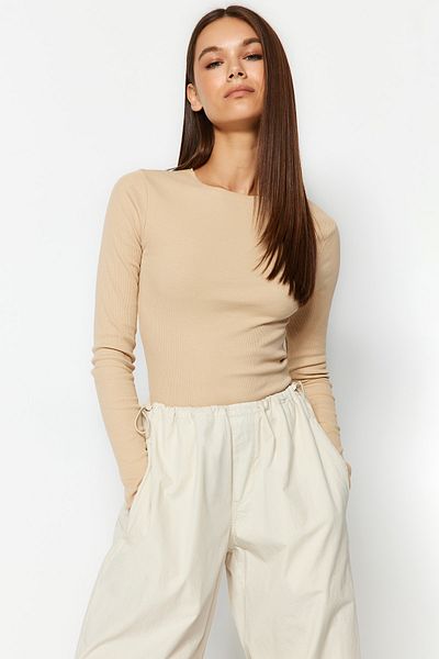 Trendyol Collection Μπεζ με ραβδώσεις με λαιμόκοψη βαμβακερή πλεκτή μπλούζα TWOAW24BZ00066