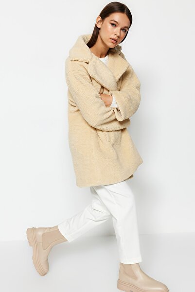 Trendyol Collection Ecru Oversize Wide Cut Plush Coat TWOAW24KB00108