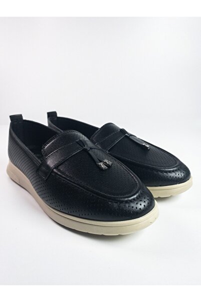 Wanetti Perforated Stripe Buckle Casual Shoes