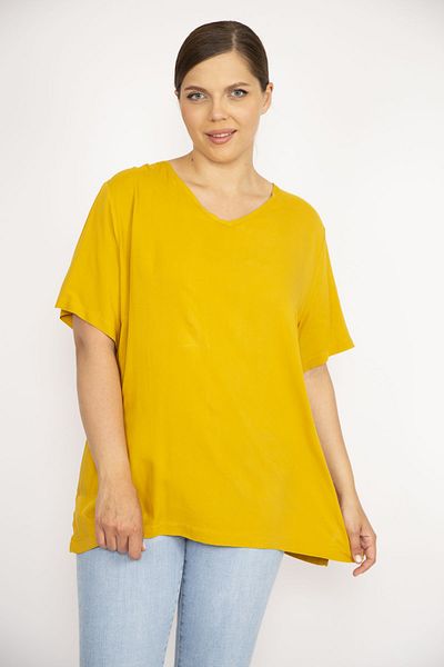 Şans Women's Mustard Plus Size Woven Viscose Fabric V-Neck Side Slit Blouse 65n36639