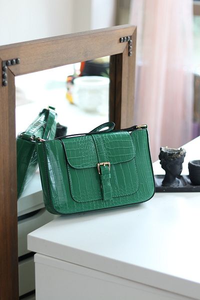 Moom Bag Geantă de umăr bagheta cu model de crocodil verde iarbă