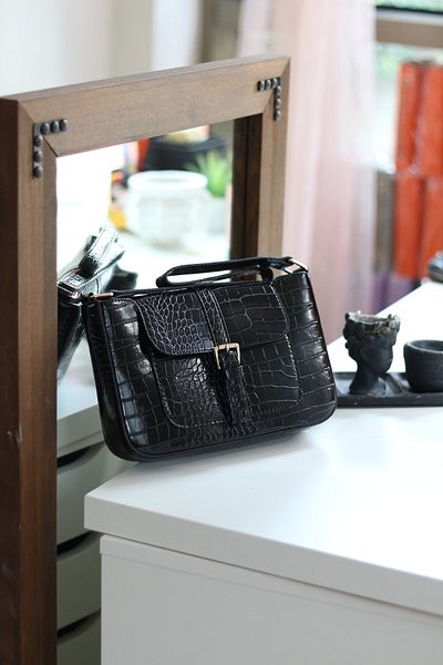 Moom Bag Geantă de umăr bagheta cu model crocodil negru de damă