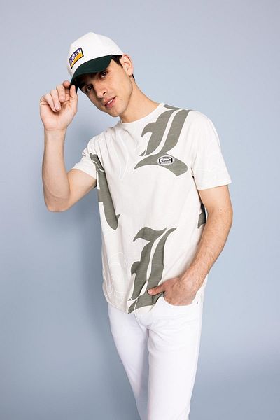 DeFacto Regular Fit Crew Neck Printed Short Sleeve T-Shirt A3118ax23sm