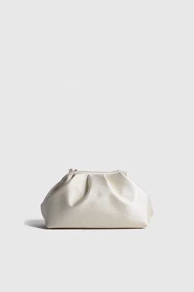 Berlesi Κρεμ γυναικεία σατέν βραδινή τσάντα Clutch