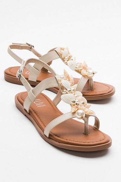 LuviShoes صندل نسائي من PELAS باللون البيج