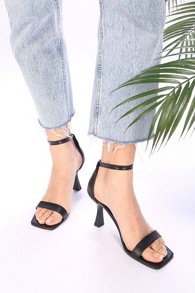 Shoeberry Dámské jednopáskové boty Riva Black Skin na podpatku