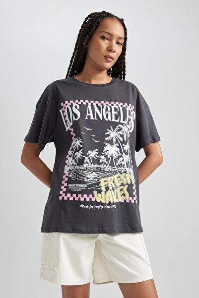 DeFacto Oversize Geniş Kalıp Bisiklet Yaka Baskılı Kısa Kollu %100 Pamuk Tişört B1017ax23hs