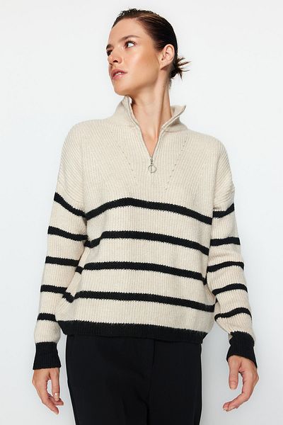 Trendyol Collection Pruhovaný svetr s měkkou texturou na zip - TWOAW24KZ00624