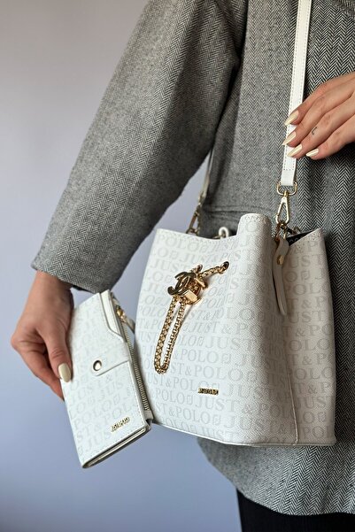 Just Polo حقيبة كتف نسائية بطبعة مونوغرام مكونة من 3 أقسام مع سلسلة وإكسسوارا...