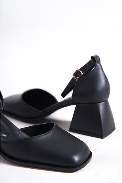 Capone Outfitters Жіночі туфлі Capone Kut Toe Block на підборах на щиколотці чорні жіночі туфлі