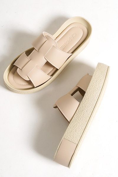 Capone Outfitters Dámské pantofle Capone Gladiator Double Tape Colorful Detailed na klínovém podpatku béžové