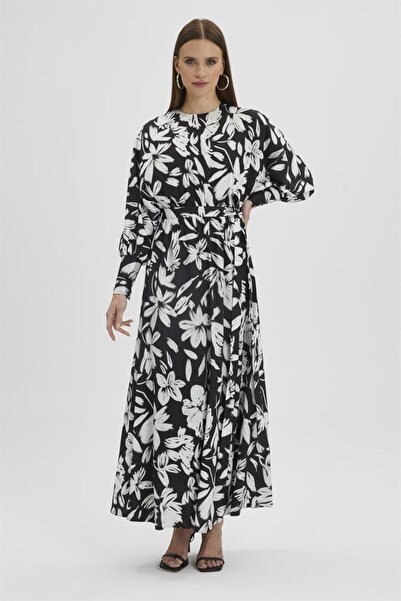 Zühre Çiçek Desenli Beli Kuşaklı Uzun Siyah Elbise E-0361