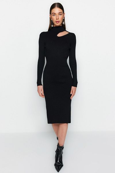 Trendyol Collection Midi šaty z úpletu - vystřižený detail, černá, TWOAW24EL00028