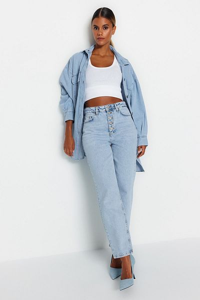 Trendyol Collection Light Blue Front Buttoned High Waist Mom Jeans TWOAW24JE00071