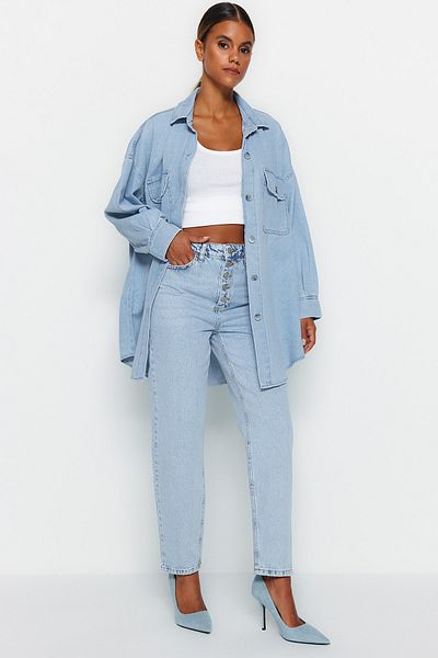 Trendyol Collection Light Blue Front Buttoned High Waist Mom Jeans TWOAW24JE00071