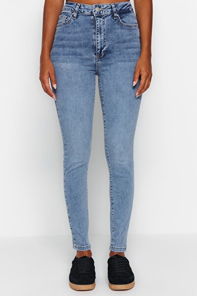 Trendyol Collection Темно-сині еластичні джинси-скінні з високою талією, що облягають фігуру TWOAW24JE00070