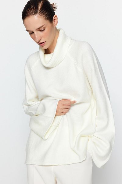 Trendyol Collection Rollkragenpullover mit breiter Passform, Ecru-Strickpullover – weicher Textur TWOAW24KZ00426