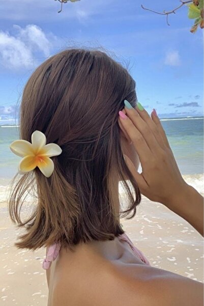 Atolye Ferda مشبك مزلاج لون أبيض على شكل زهرة اللوتس (8 سم)