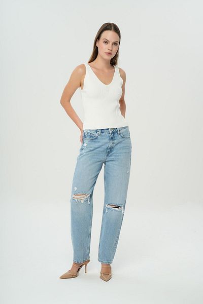 CROSS JEANS Ariana Light Blue Frayed High Waist Patty Zippered Mom Jean Pants C 4525-135