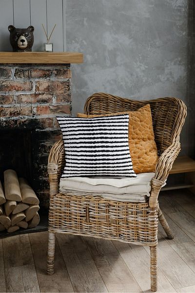 NT Handmade Black and White Striped Pattern Printed 42x42cm Cotton Woven Throw Pillow Pillow Case
