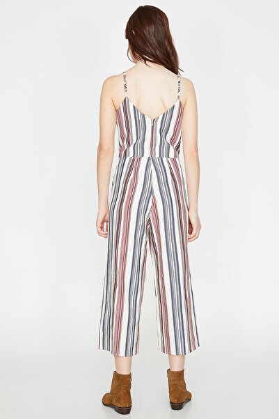 Koton Damen-Jumpsuit in Ecru mit Trägern und V-Ausschnitt und Taschendetail und kurzen Beinen 9YAL48156IW